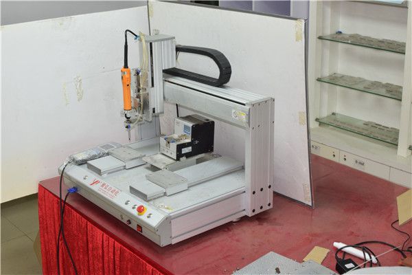 專用自動擰螺絲機生產廠家