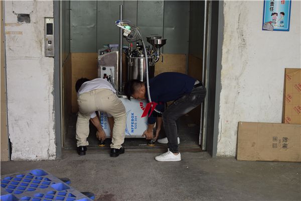 全自動平臺灌膠機